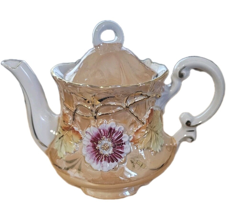 Vtghand-painted Teapot floral design & gold trim , Royal Semi-porcelain
